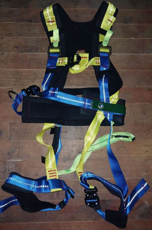 Full Body Safety Harnesses (Medium to Large Adjustable)