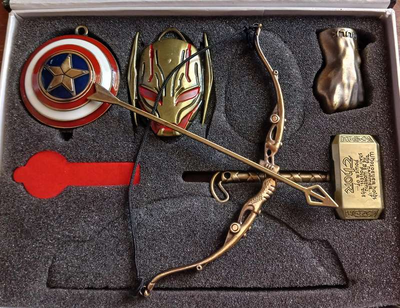 Avengers Collectors Shield/Weapon Figures