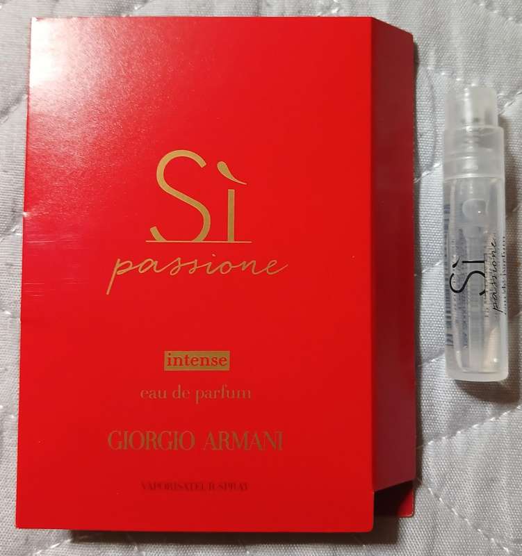 Giorgio Armani Si Passione Intense (1.2ml - Pocket Spray) 1 bid for 6 Pieces