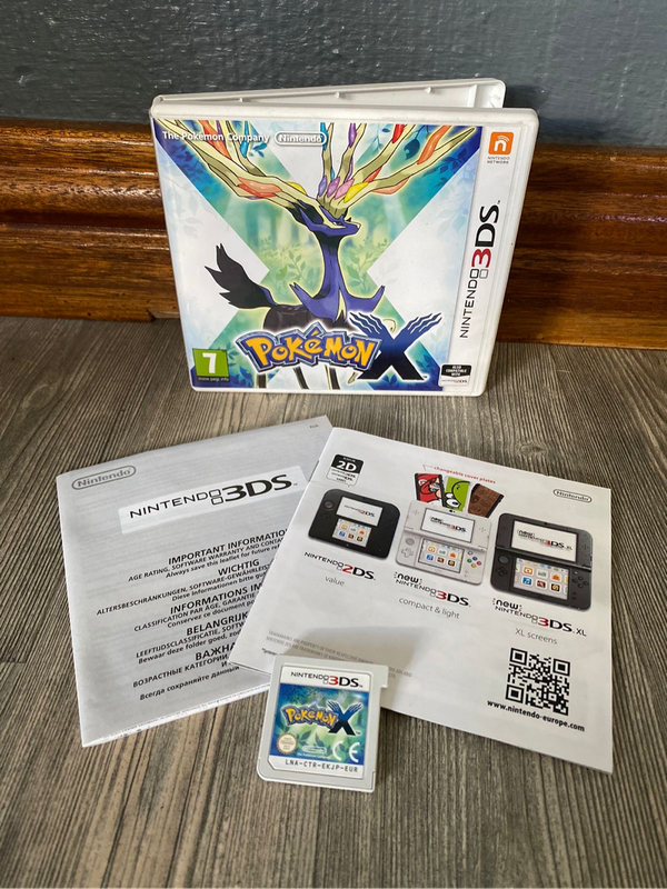 Pokémon X  Nintendo 3DS Game  With Case & Booklet