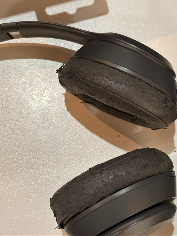 Beats Solo 3 Wireless (Without Charger)