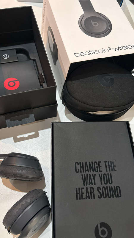 Beats Solo 3 Wireless (Without Charger)