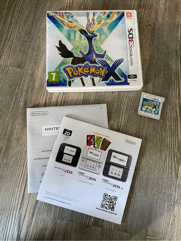 Pokémon X  Nintendo 3DS Game  With Case & Booklet