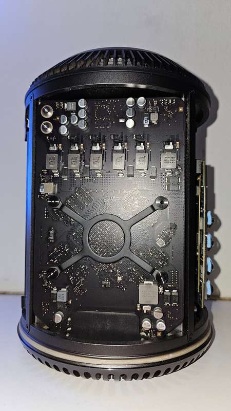 Apple Mac Pro Trashcan | Intel Xenon E5 3.9Ghz, 12GB Ram, 1TB SSD | Monster Specs