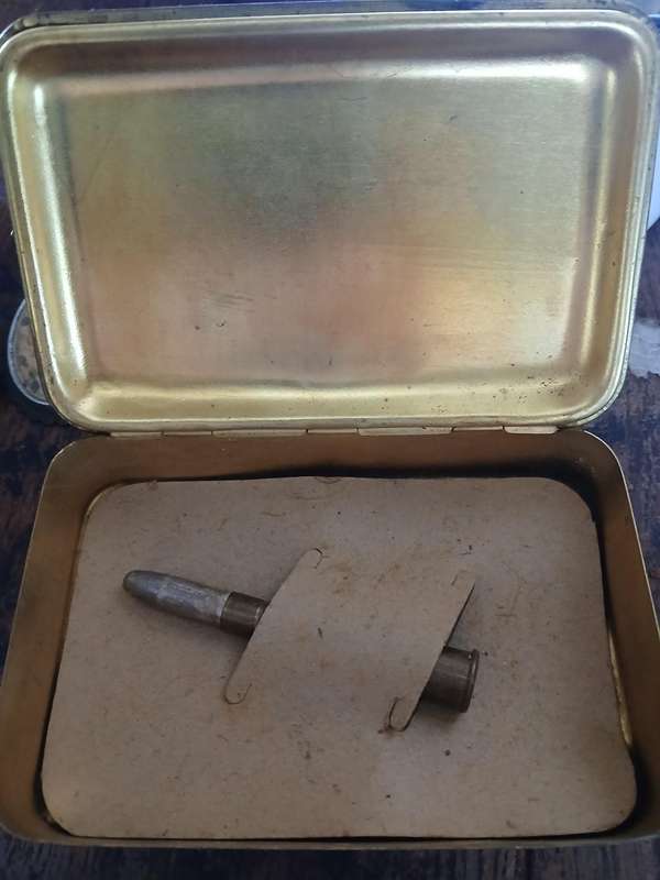 1914 ww1 Princess Mary bronze gift tin with bullet pencil