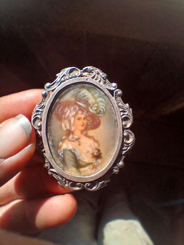Vintage broach