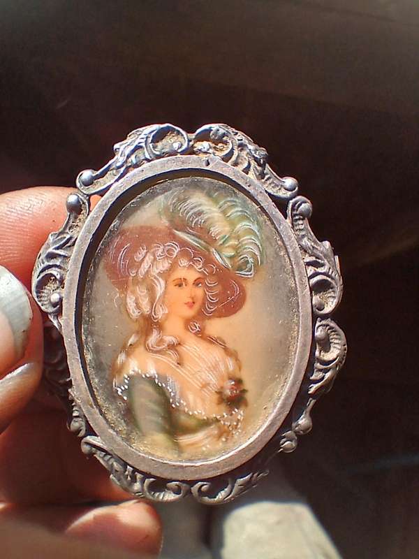 Vintage broach