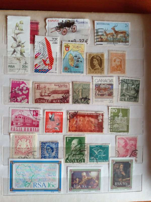 Stock Book 18 pages with 450 world stamps