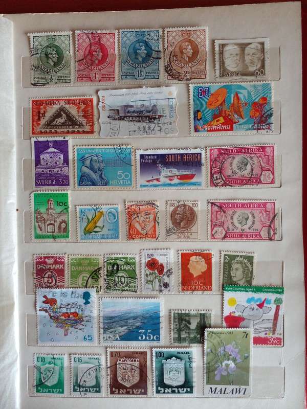 Stock Book 18 pages with more than 500  world stamps.