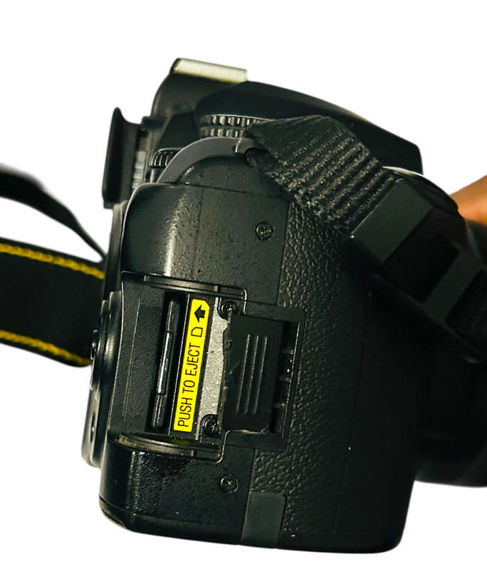 Nikon D300 Camera with  18-55mm with extra lens 55mm-200