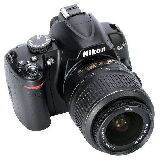 Nikon D300 Camera with  18-55mm with extra lens 55mm-200