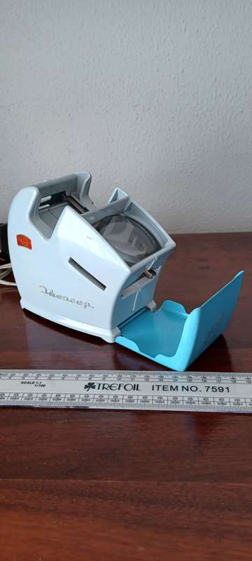 Vintage Zeiss Ikon Ikoscop slide projector