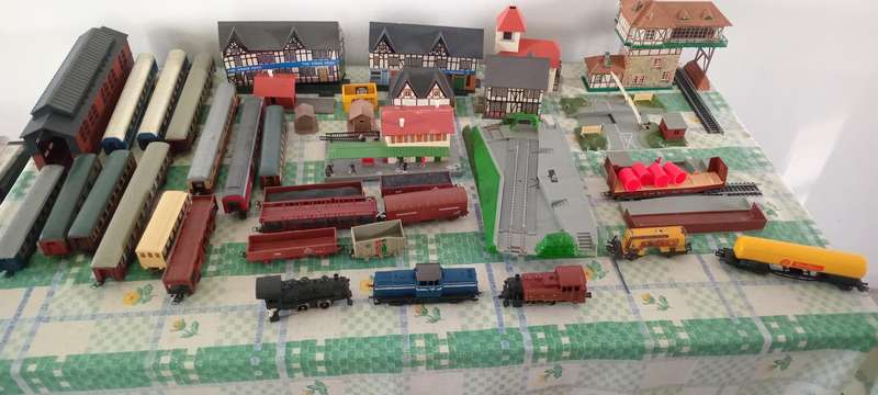 HO Model train sets