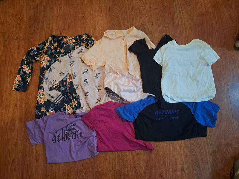 42 Pieces of Ladies Clothing Sizes 8-10