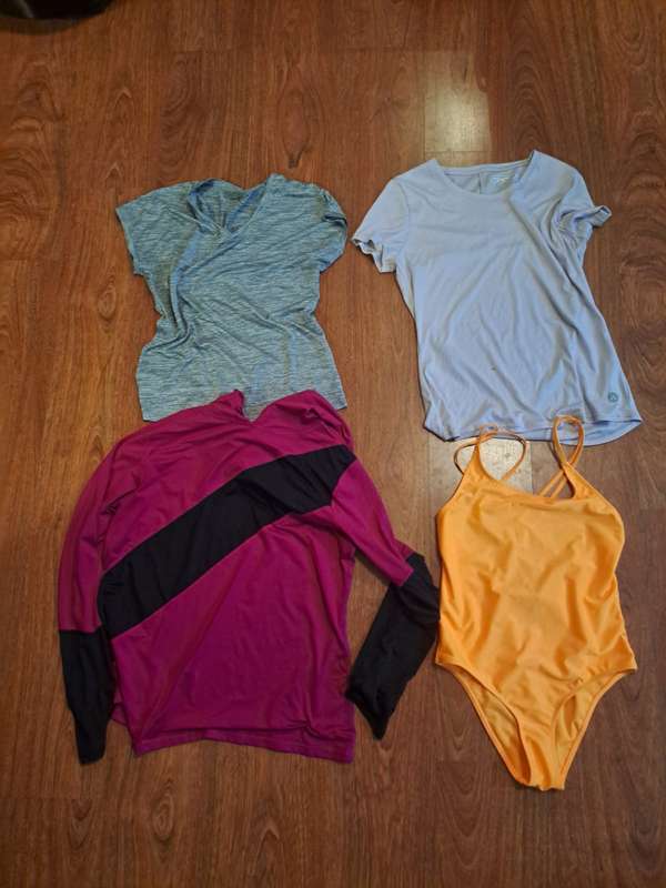 42 Pieces of Ladies Clothing Sizes 8-10