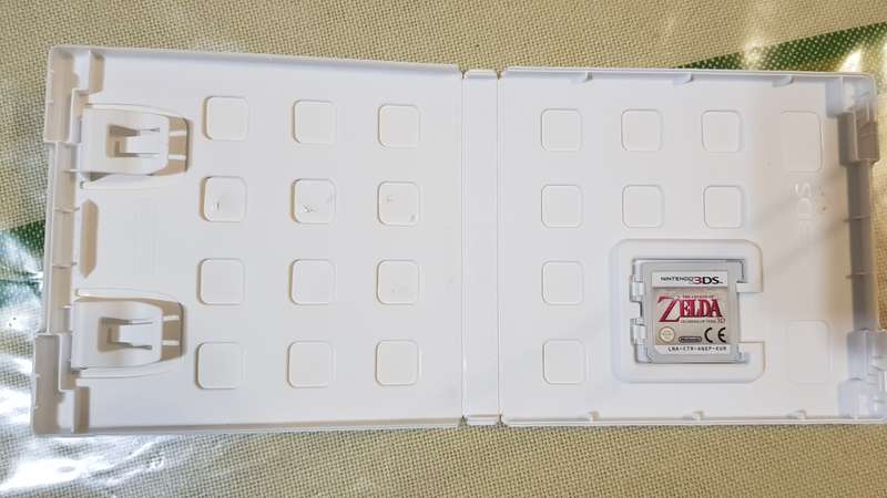 Nintendo 3DS game - Zelda Ocarina of Time 3D