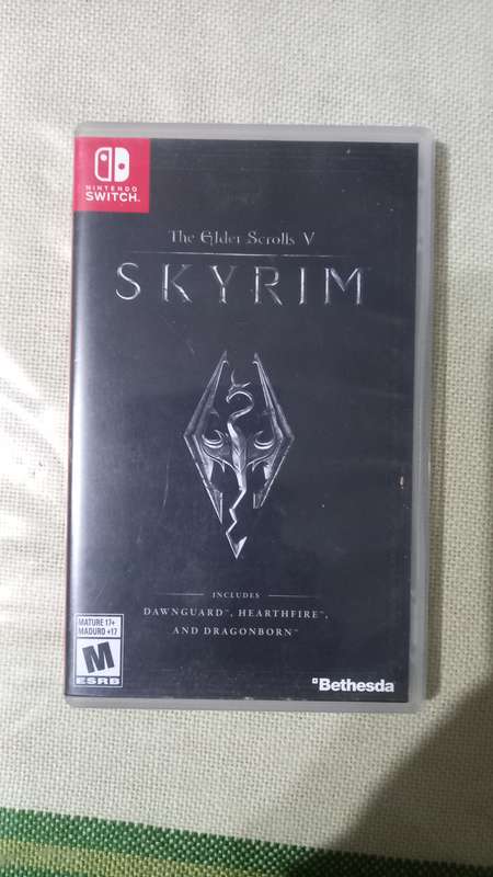 Nintendo Switch Game - The Elder scroles : Skyrim