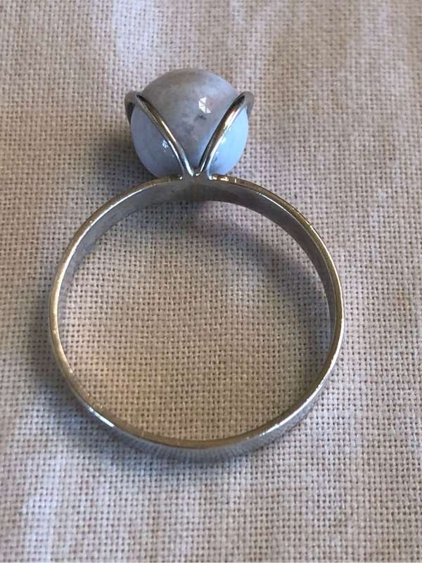 Stunning 925 silver and gem stone dress ring - 3g - Size S 1/2