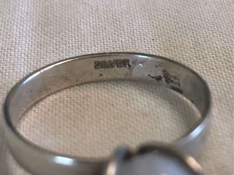 Stunning 925 silver and gem stone dress ring - 3g - Size S 1/2