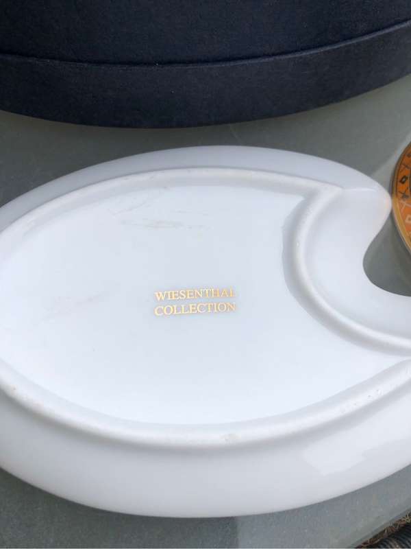 BOXED SET OF SIX WIESENTHAL COFFEE DUOS, SAUCERS ARE PALETTE SHAPED, CUPS HAVE 'WING' HANDLES