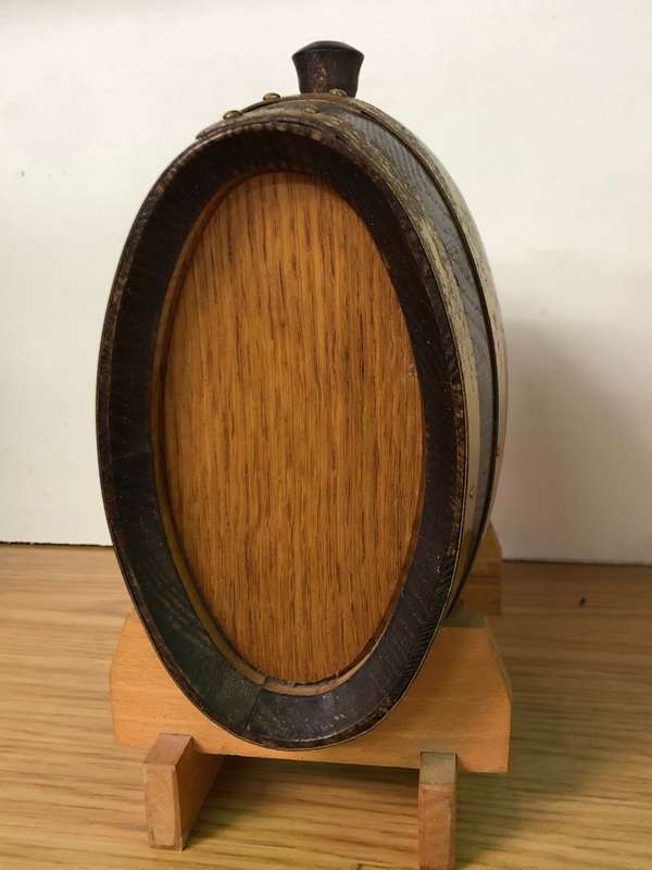 STUNNING OVAL OAK BRASS BOUND SMALL CASK - GREAT BAR ITEM
