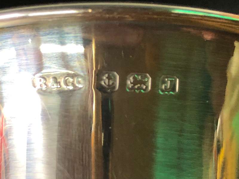 STERLING SILVER HALLMARKED BOXED CHRISTENING MUG DATED 1933 BY W.I. BROADLEY - 48.7g - ENGRAVED