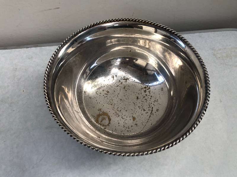 Lovely silver plated centre piece fruit bowl on bun feet