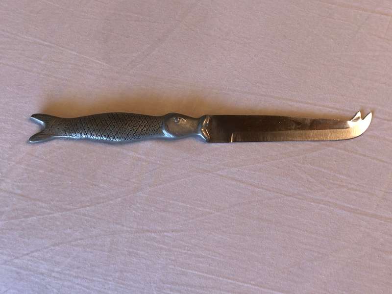 Carrol Boyes fish pattern cheese knife - non serrated blade