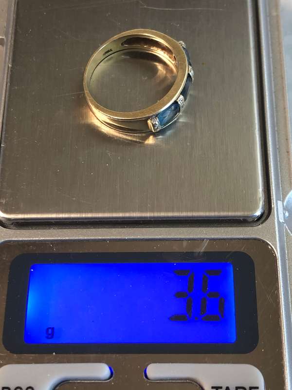 SCINTILLATING 9ct YELLOW GOLD SAPPHIRE AND DIAMOND DESIGNER RING -  3.6g - SIZE P