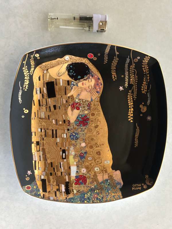 Gustav Klimt Artis Orbis - Goebel - Cake / Display Plate on stand - The Kiss -  COLLECTORS ITEM !!!