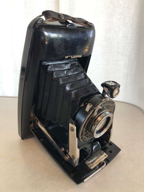 RARE !!!! c1939 - FRENCH MADE PONTIAC B25 50100 MFAR BAKELITE FOLDING CAMERA