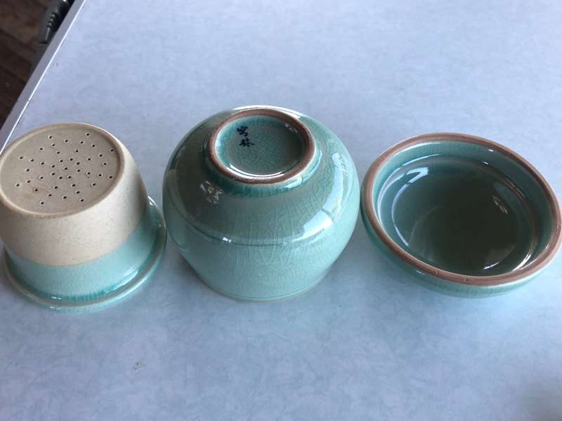 Stunning crackle glazed Korean 3 piece tea infuser