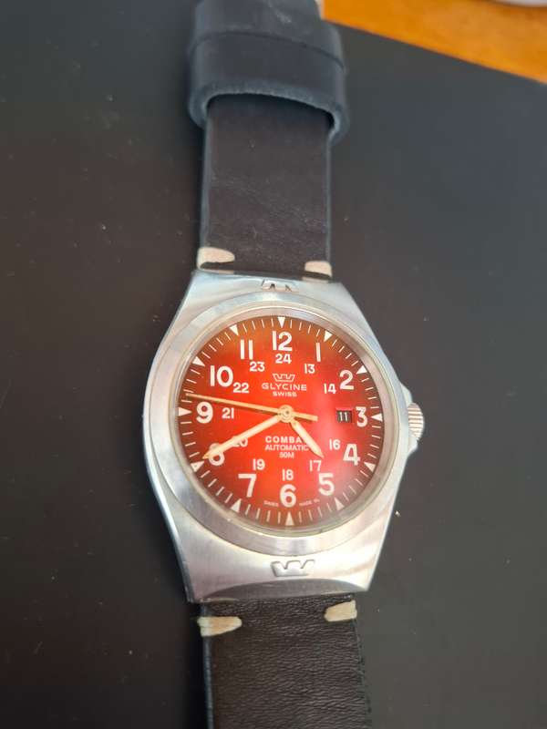 Glycine Combat Watch