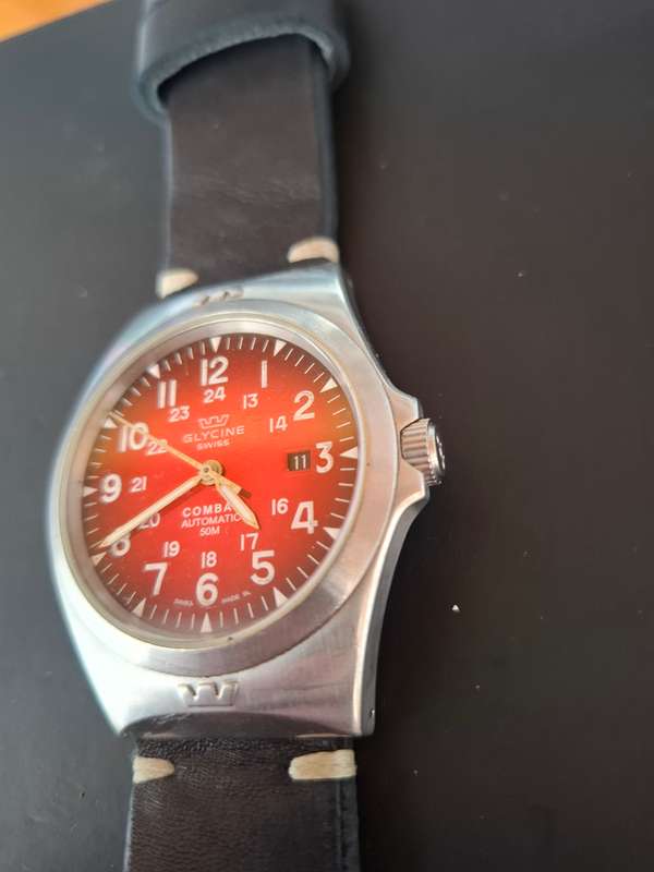 Glycine Combat Watch