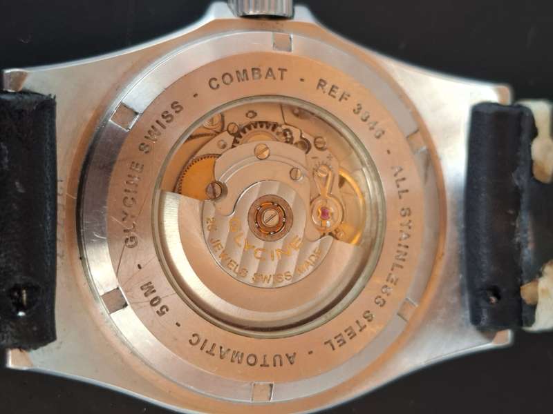 Glycine Combat Watch