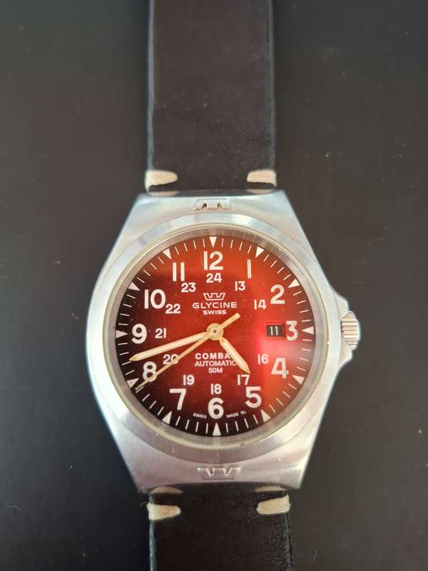 Glycine Combat Watch