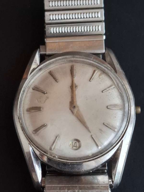 Broken Invicta Watch (Not running)