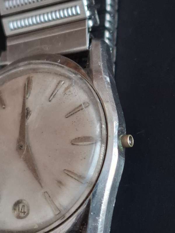 Broken Invicta Watch (Not running)