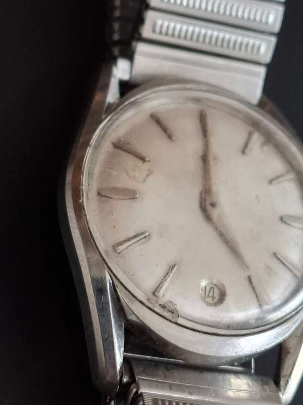 Broken Invicta Watch (Not running)