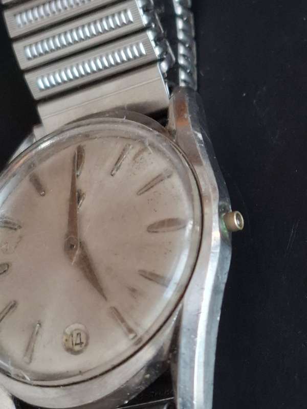Broken Invicta Watch (Not running)