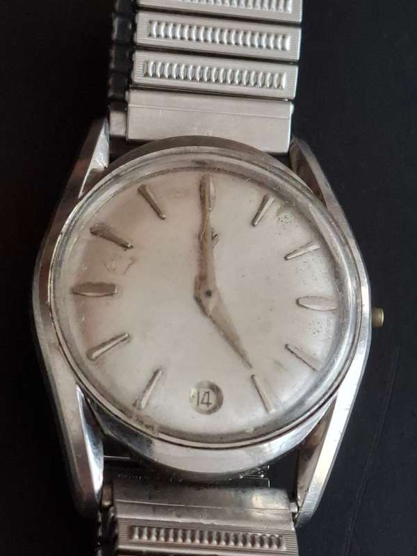 Broken Invicta Watch (Not running)