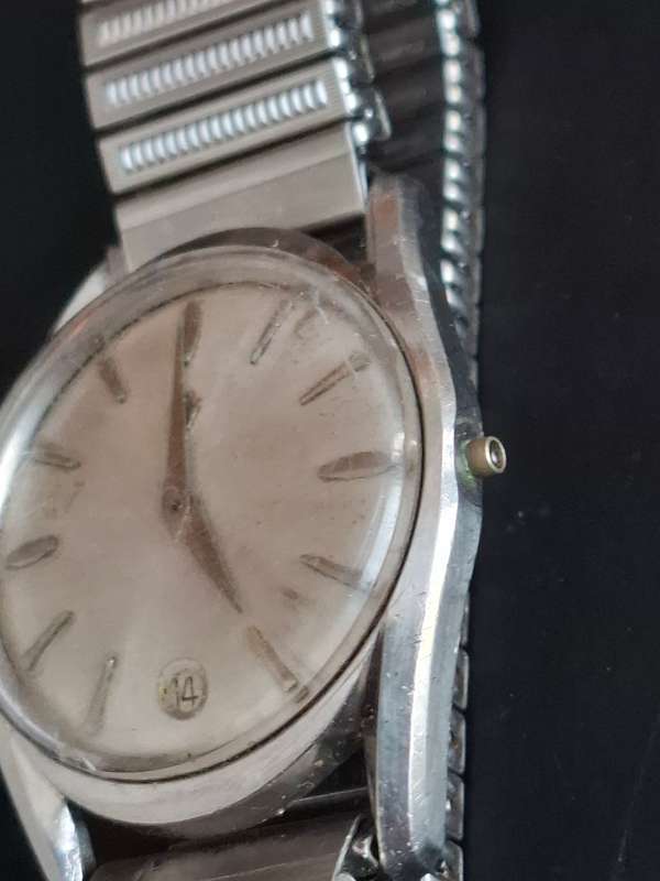 Broken Invicta Watch (Not running)