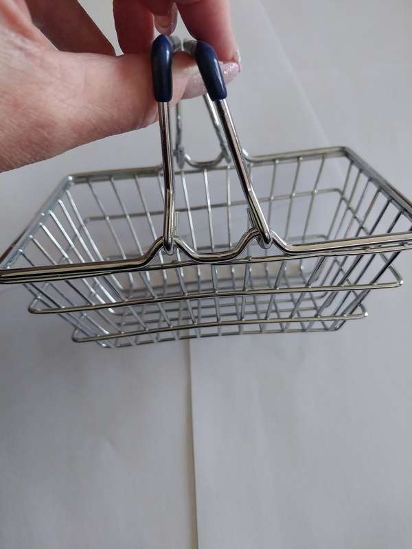 Miniature Wire Shopping Basket, Size 140mm x 110mm x 70mm, See Photo's For More Info