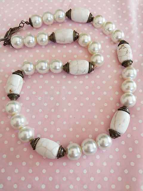 Necklace, Beige Glass Pearls+Cream Howlite, Bronze Findings, Toggle Clasp, 48cm