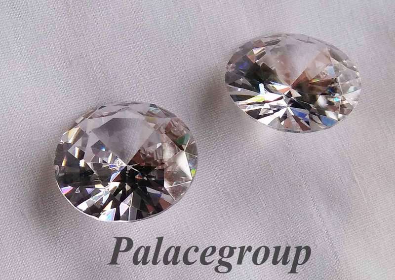 Zwarovski Crystal, 2 x  Clear Crystals - Round Cut, Pointed Back, See Sizes Below