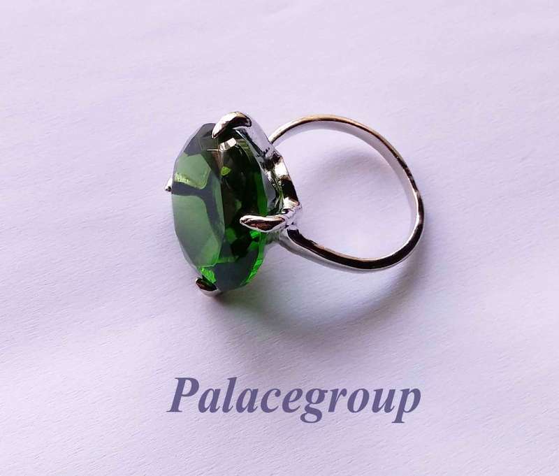 Display Ring, Silver Alloy + Round Cut Simulated Emarald, Ring Size ±28mm, Dia 28.9mm, Height 18mm
