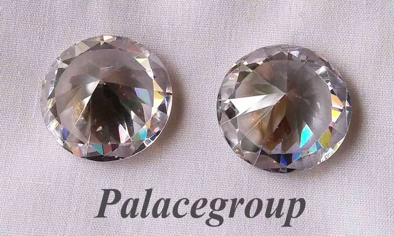 Zwarovski Crystal, 2 x  Clear Crystals - Round Cut, Pointed Back, See Sizes Below
