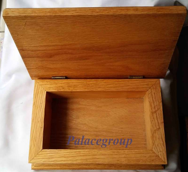 Wooden Jewellery Box, Solid Oak, Weight 1,8kg, Size 26cm x 17cm x 11cm, See Photo's For More Info