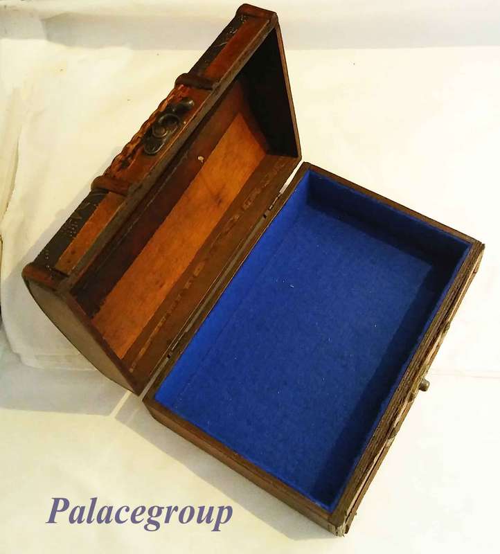 Wooden Jewellery Box, Size 22.5cm x 16cm x 9cm, Weight 300gm, See Photo's For More Info