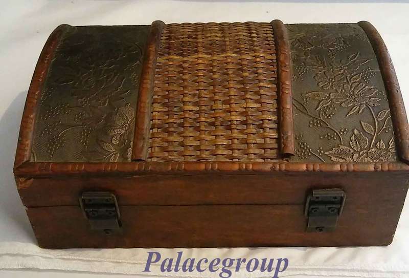 Wooden Jewellery Box, Size 22.5cm x 16cm x 9cm, Weight 300gm, See Photo's For More Info